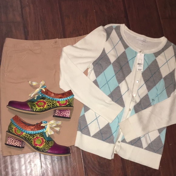 New NY&CO Argyle Pattern Cardigan - Picture 8 of 9